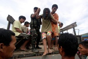 Более 700 человек стали жертвами тайфуна на Филиппинах