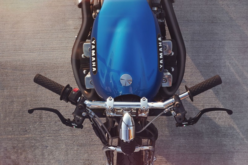 Кастом Yamaha XJR1300 Rhapsody in Blue