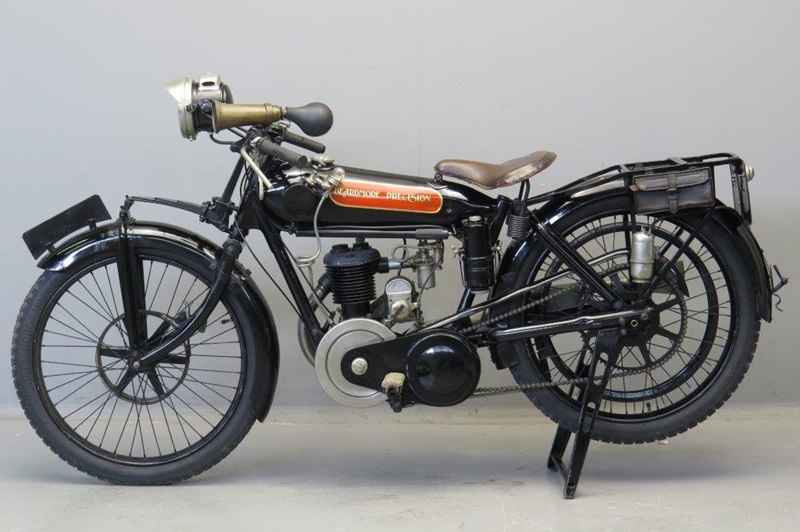 Старинный мотоцикл Beardmore Precision 1923