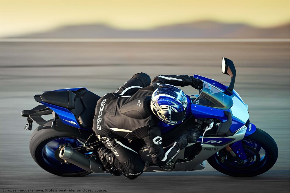 Спортбайк Yamaha YZF-R1 2015 (фото)