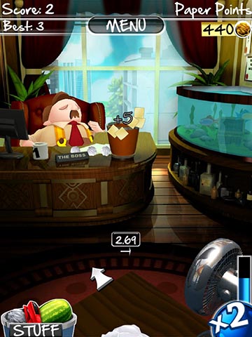 Captures d'écran du jeu Paper toss 2.0 pour Android, une tablette.
