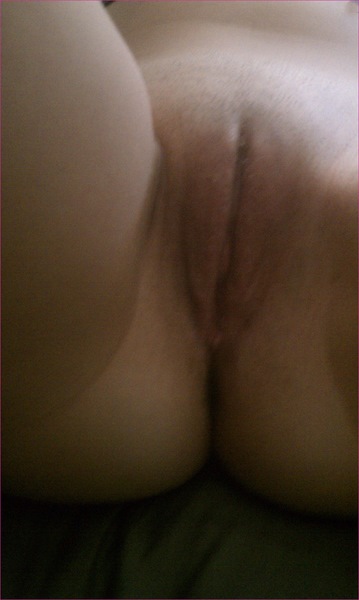 Amateur Photo - Young lover photographed on phone