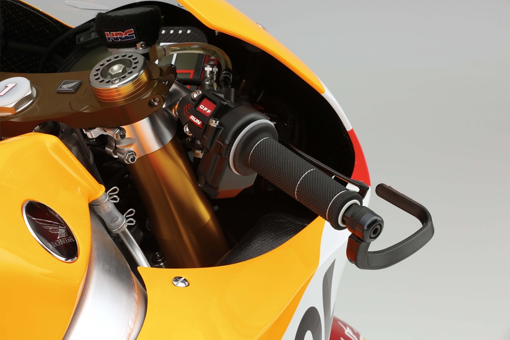Прототип Honda RC213V 2015 (студийные фото)