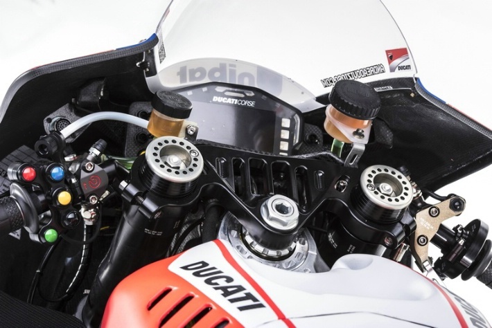 Фотосравнение прототипов Ducati GP15 и Ducati GP14