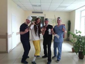 Гитарист группы Korn попал в красноярскую больницу